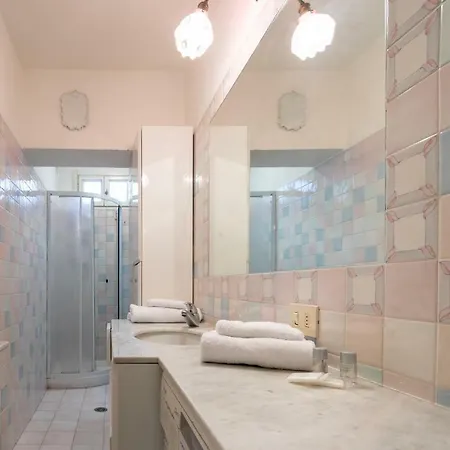 Montebello Elegant By Mmega Apartament *